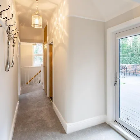 1a Sycamore Place Apartment