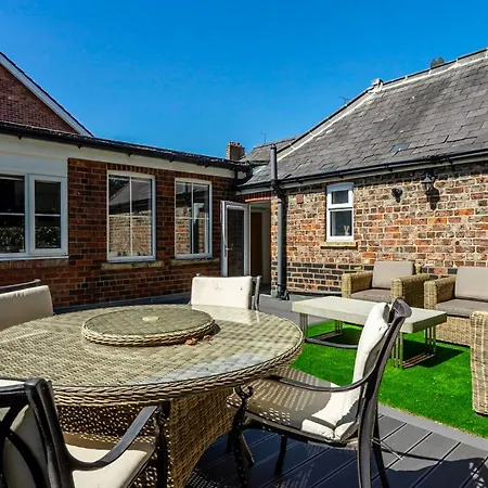 1a Sycamore Place * York
